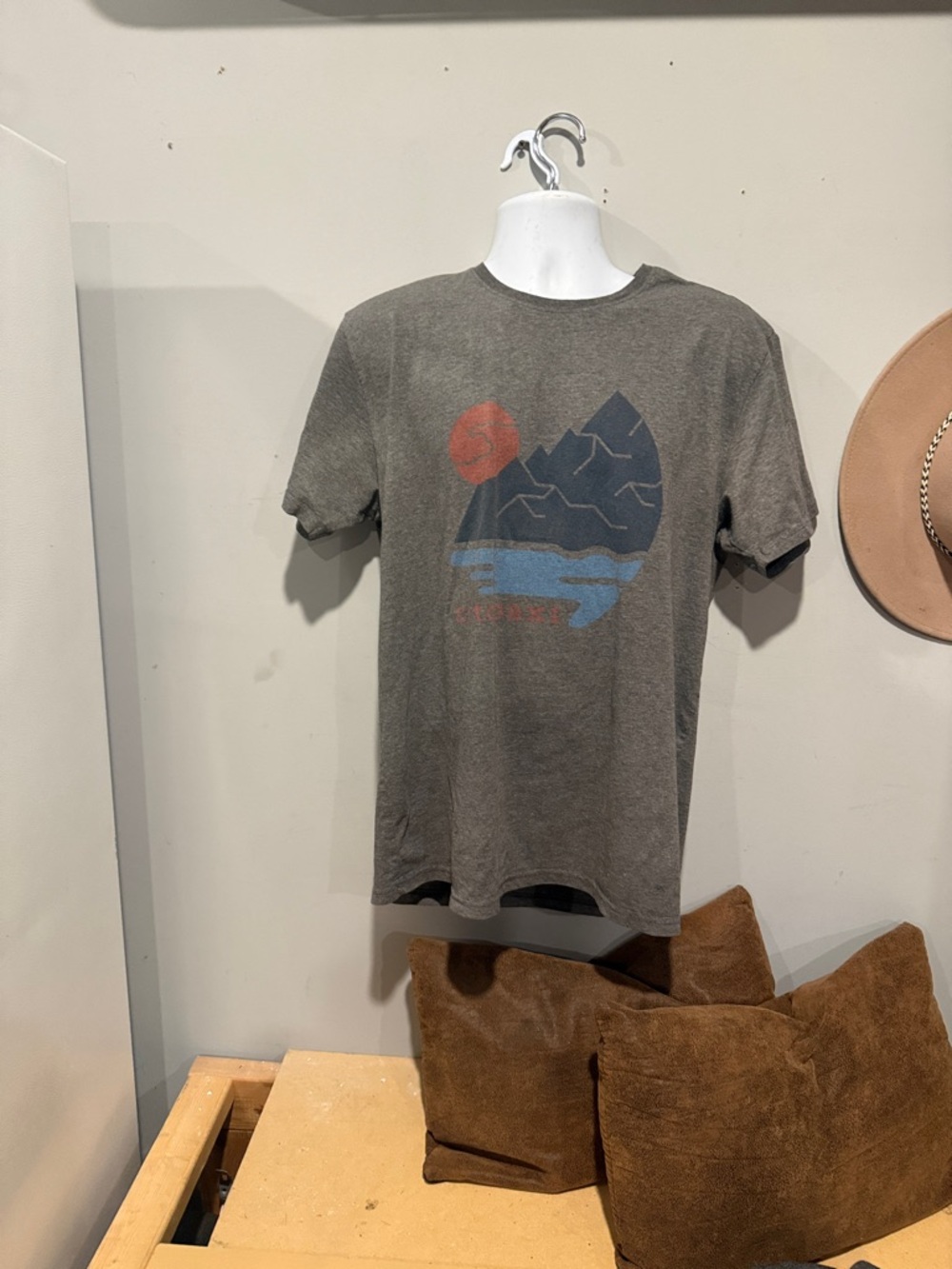 cotopaxi Gray Short Sleeve Graphic Tee with Blue and Red Print